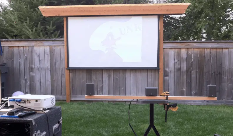 Top Tips for Using a Projector Outdoors